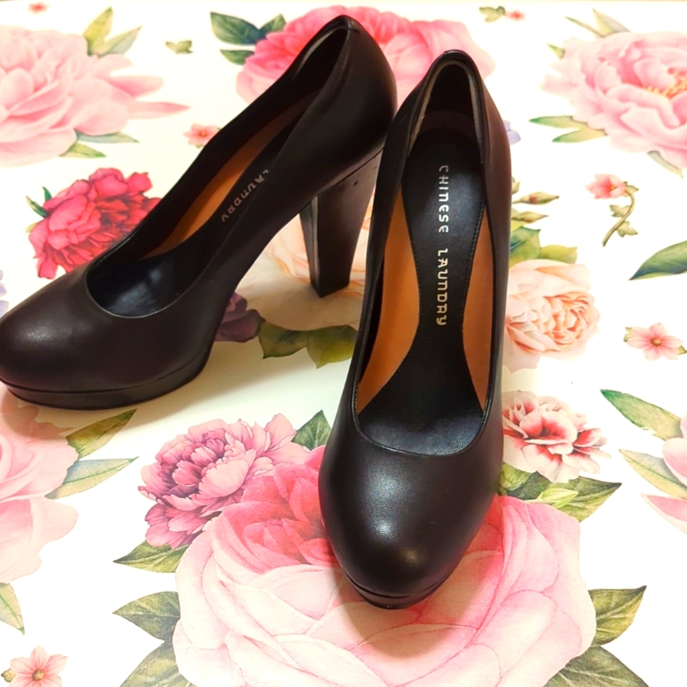Chinese Laundry "Kasha" Black leather Heels